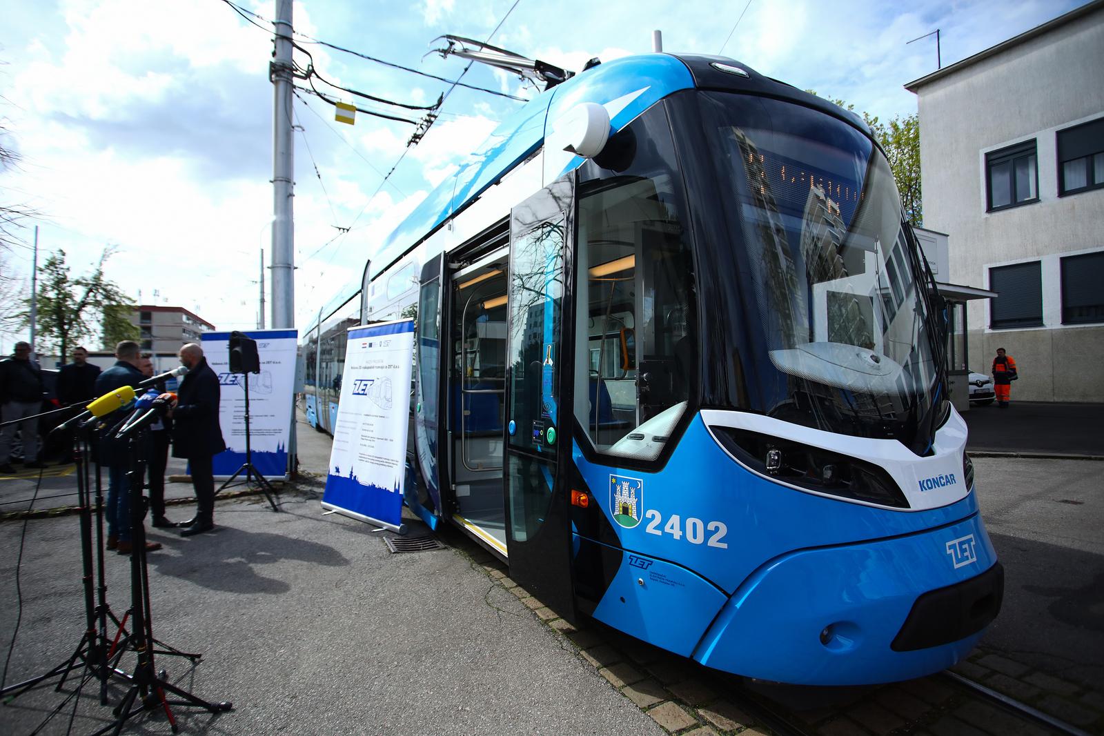 Zagreb: U promet pušten drugi novi niskopodni tramvaj, građani odlučili da će voziti na liniji 13