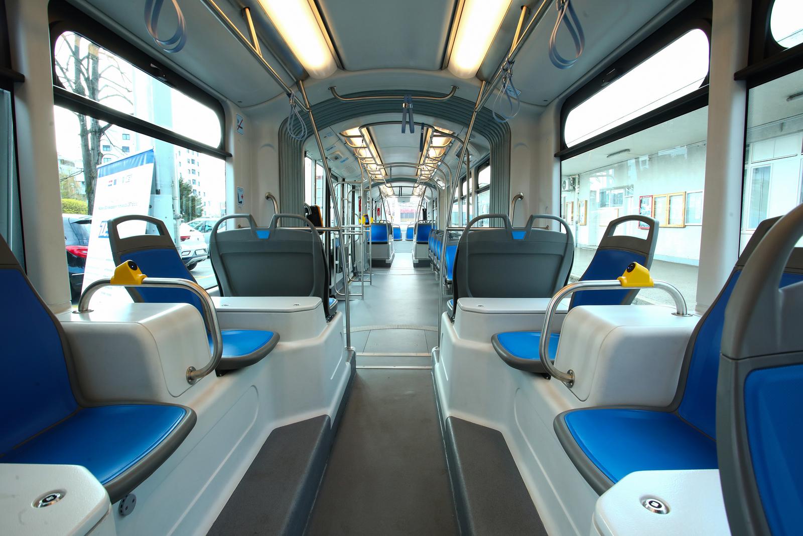 Zagreb: U promet pušten drugi novi niskopodni tramvaj, građani odlučili da će voziti na liniji 13