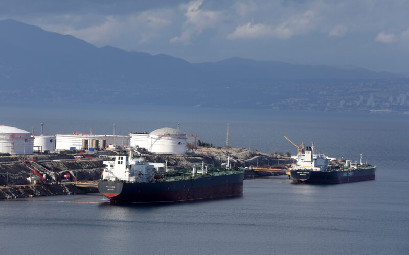 Janafu podaljšali dovoljenje za dobavo nafte srbskemu NIS-u