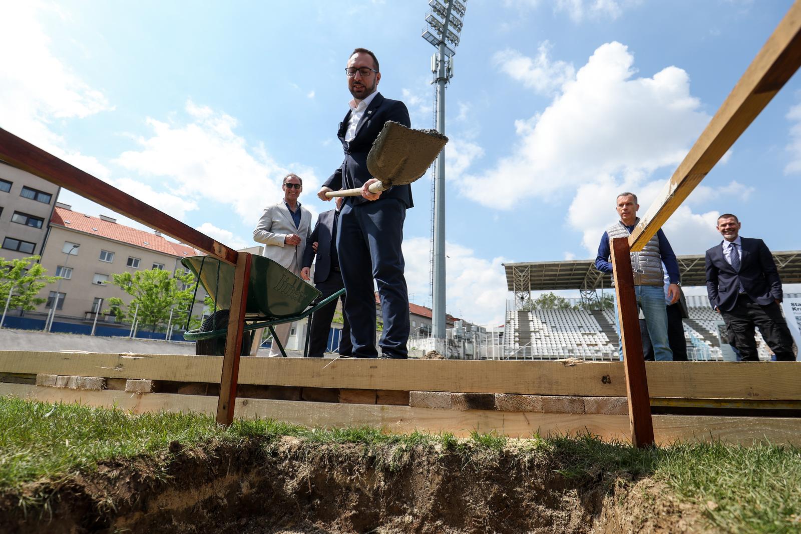 Polaganjem kamena temeljca obilježen početak radova na rekonstrukciji nogometnog stadiona Zagreb