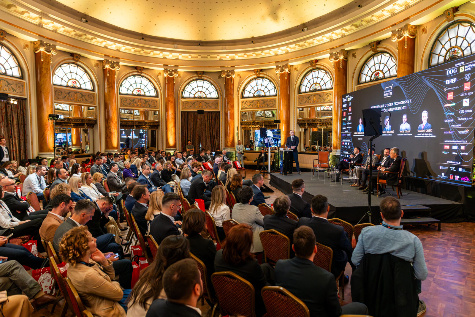 INVESTMENTS FORUM 2025.