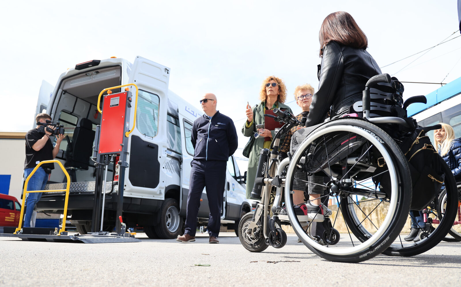 Zagreb: ZET  predstavio 10 specijaliziranih kombi vozila namijenjenih prijevozu osoba s invaliditetom