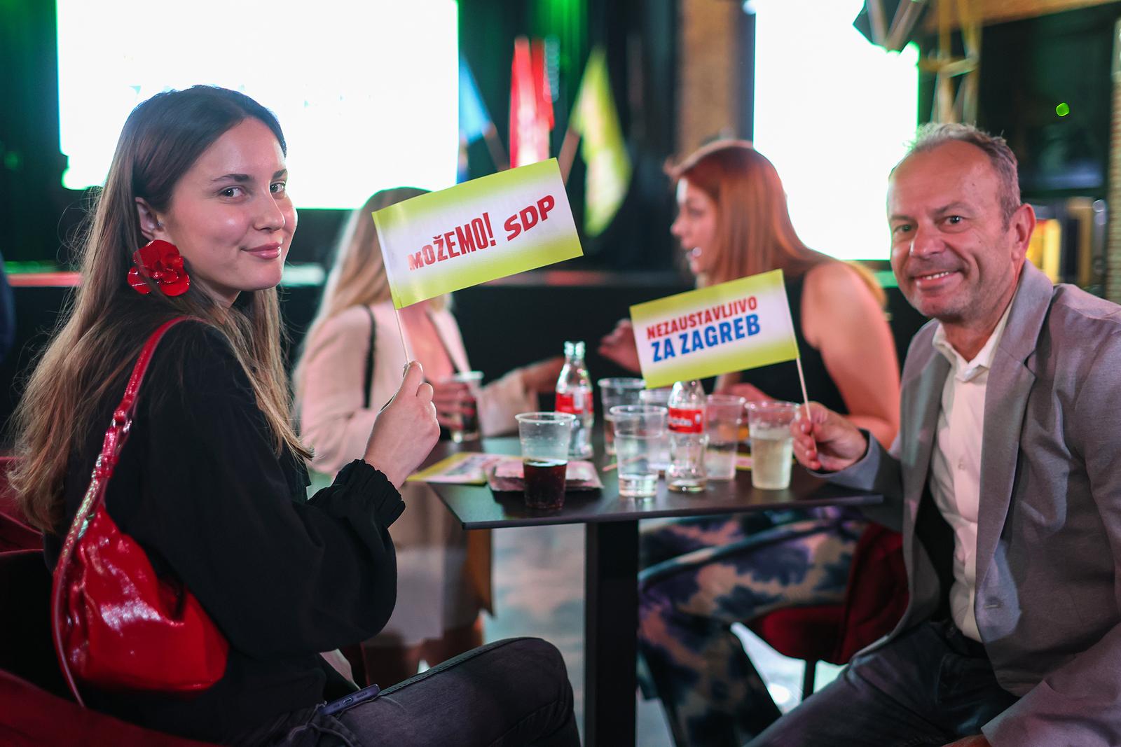 Zagreb: Čekanje izbornih rezultata u stožeru stranke Možemo! i SDP-a