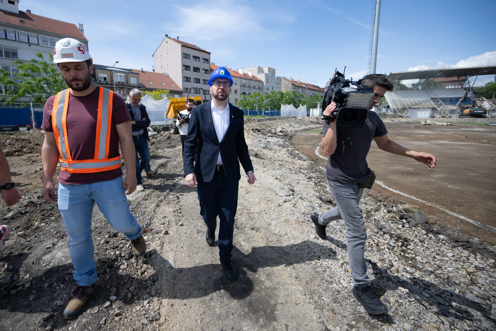 Tomašević sa suradnicima obišao radove rušenja starog i izgradnje novog nogometnog stadiona u Kranjčevićevoj ulici