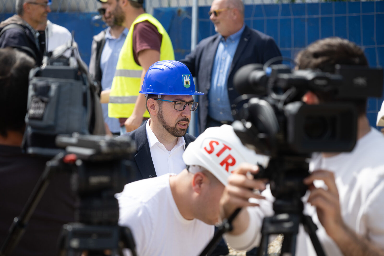 Tomašević sa suradnicima obišao radove rušenja starog i izgradnje novog nogometnog stadiona u Kranjčevićevoj ulici