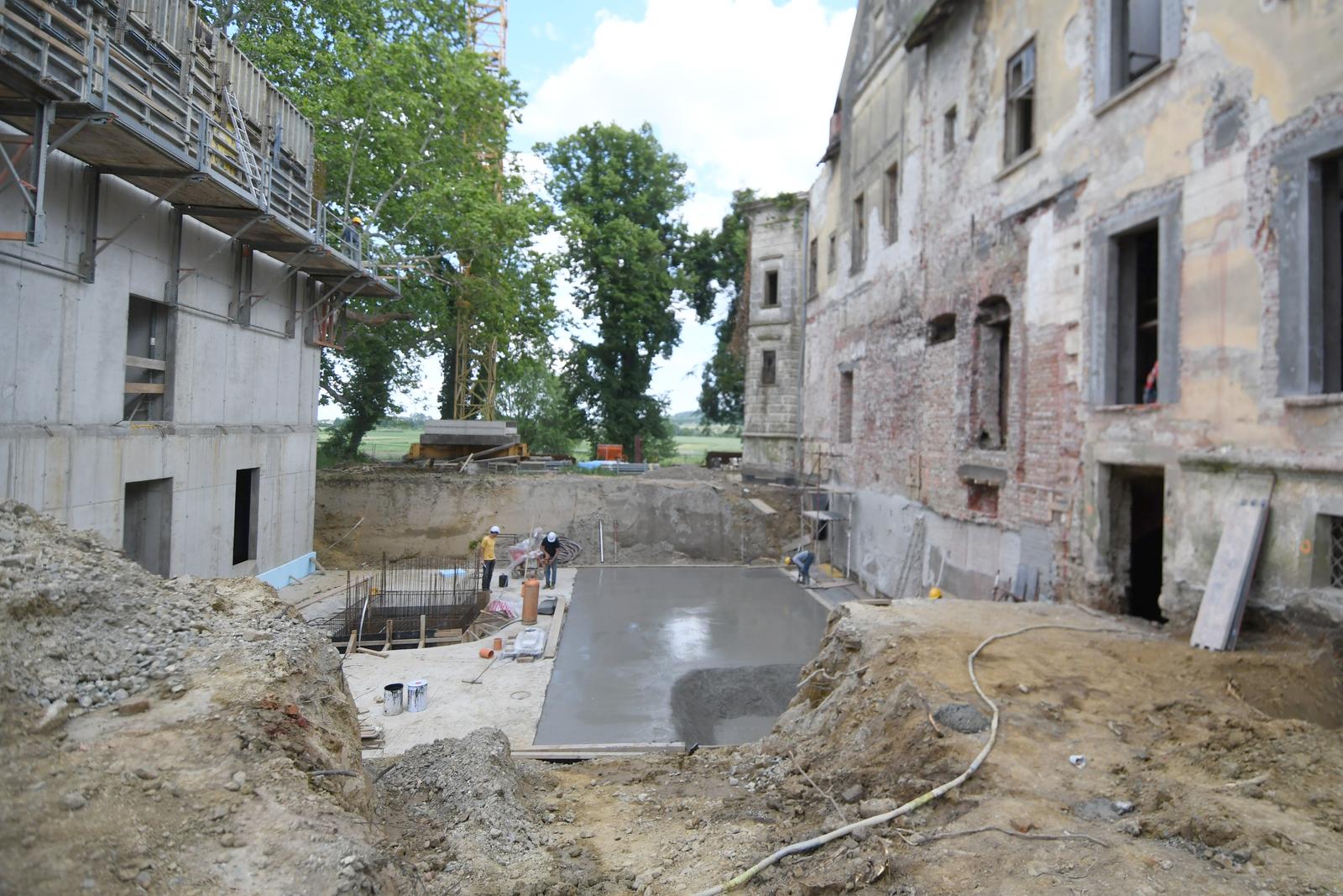 Rasinja: Obilazak građevinskih radova na projektu Rekonstrukcija dvorca Inkey