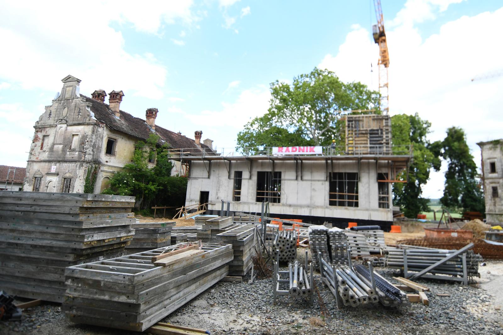 Rasinja: Obilazak građevinskih radova na projektu Rekonstrukcija dvorca Inkey
