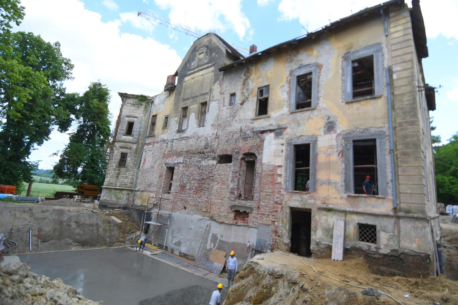 Rasinja: Obilazak građevinskih radova na projektu Rekonstrukcija dvorca Inkey