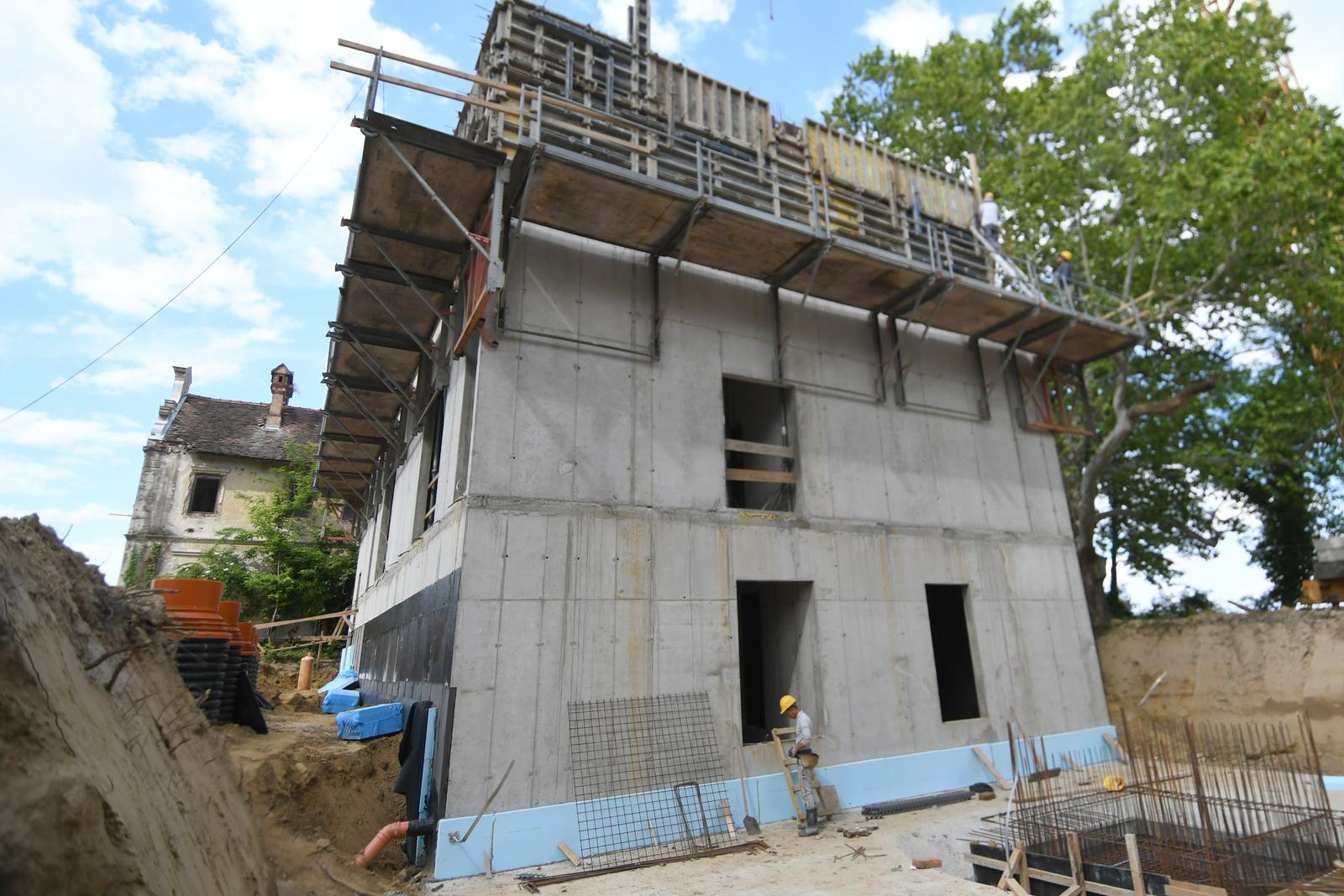 Rasinja: Obilazak građevinskih radova na projektu Rekonstrukcija dvorca Inkey