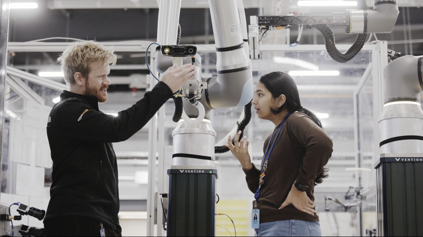 about-amazon-feature-inline012-aa-vulcan-amazon-ber22-still-7-copy-3602x2026