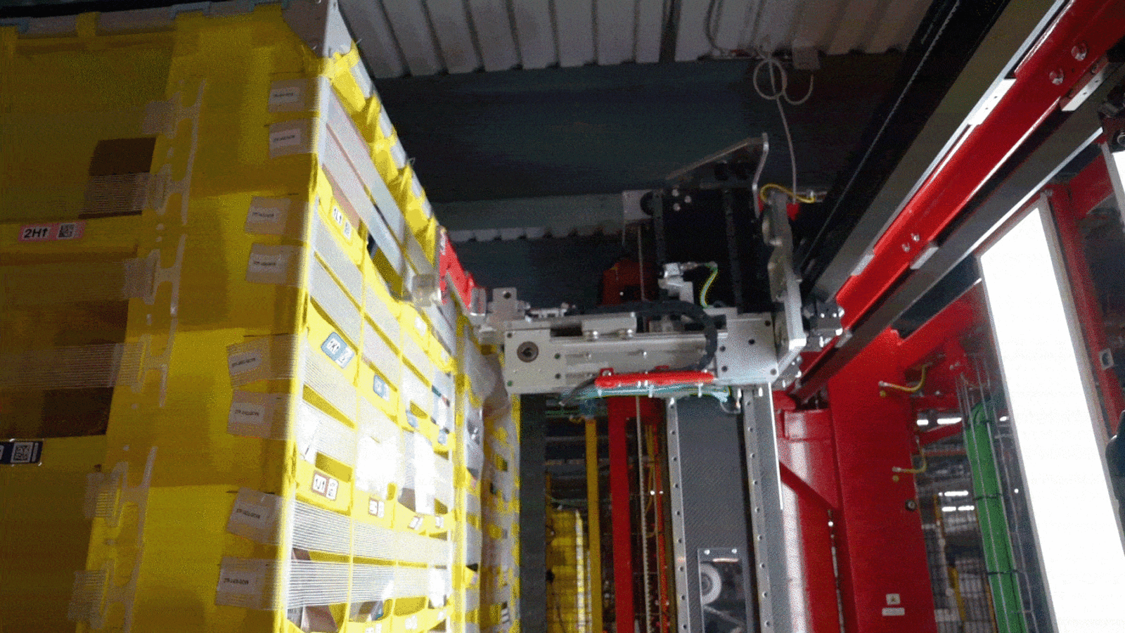 gif002-aa-vulcan-amazon-7-1800-loop-1800x1013