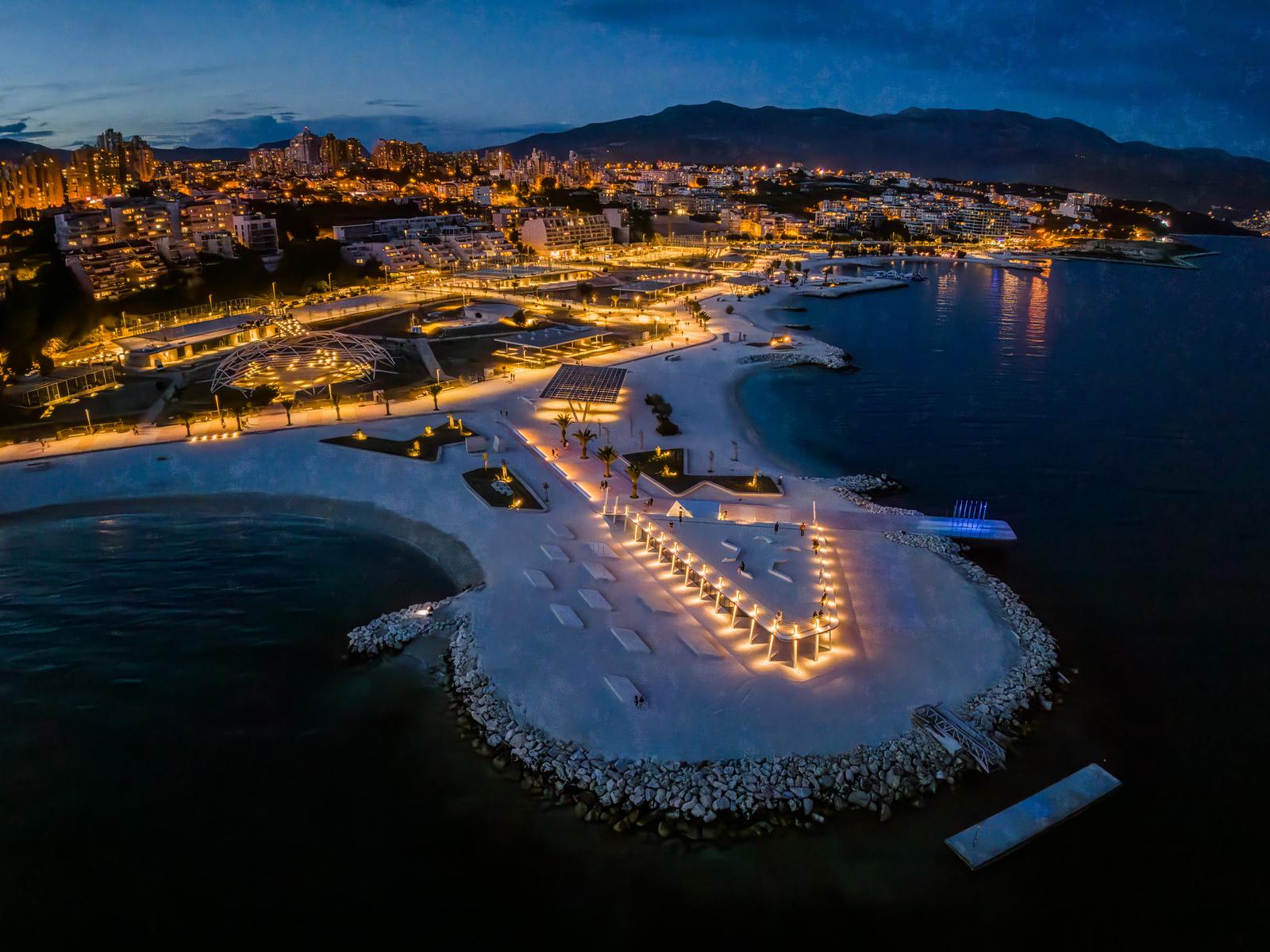 Noćne fotografije novouređenog Žnjanskog platoa