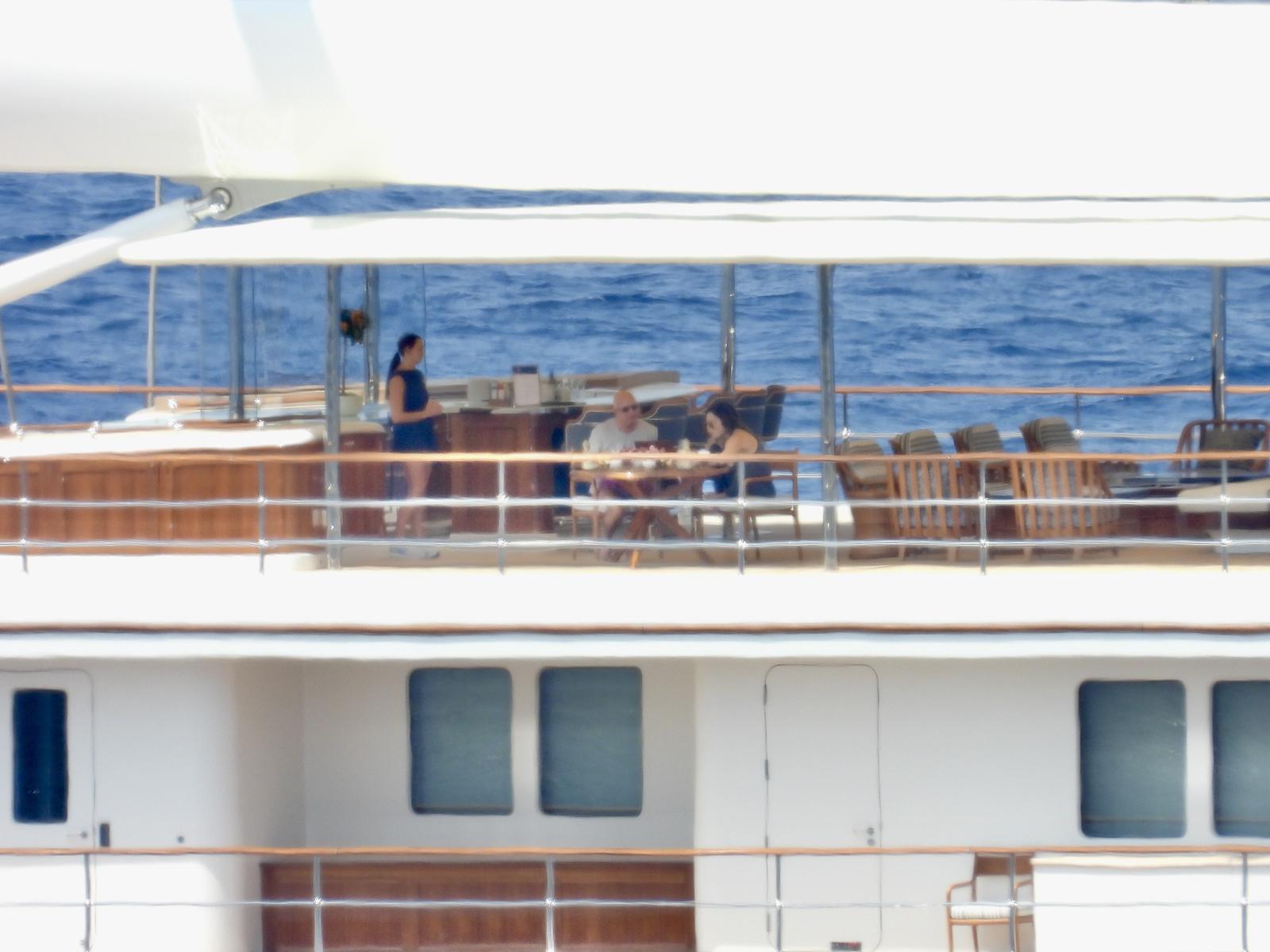 Jeff Bezos uoči svadbe stoljeća uživa u Hrvatskoj sa zaručnicom Lauren Sanchez