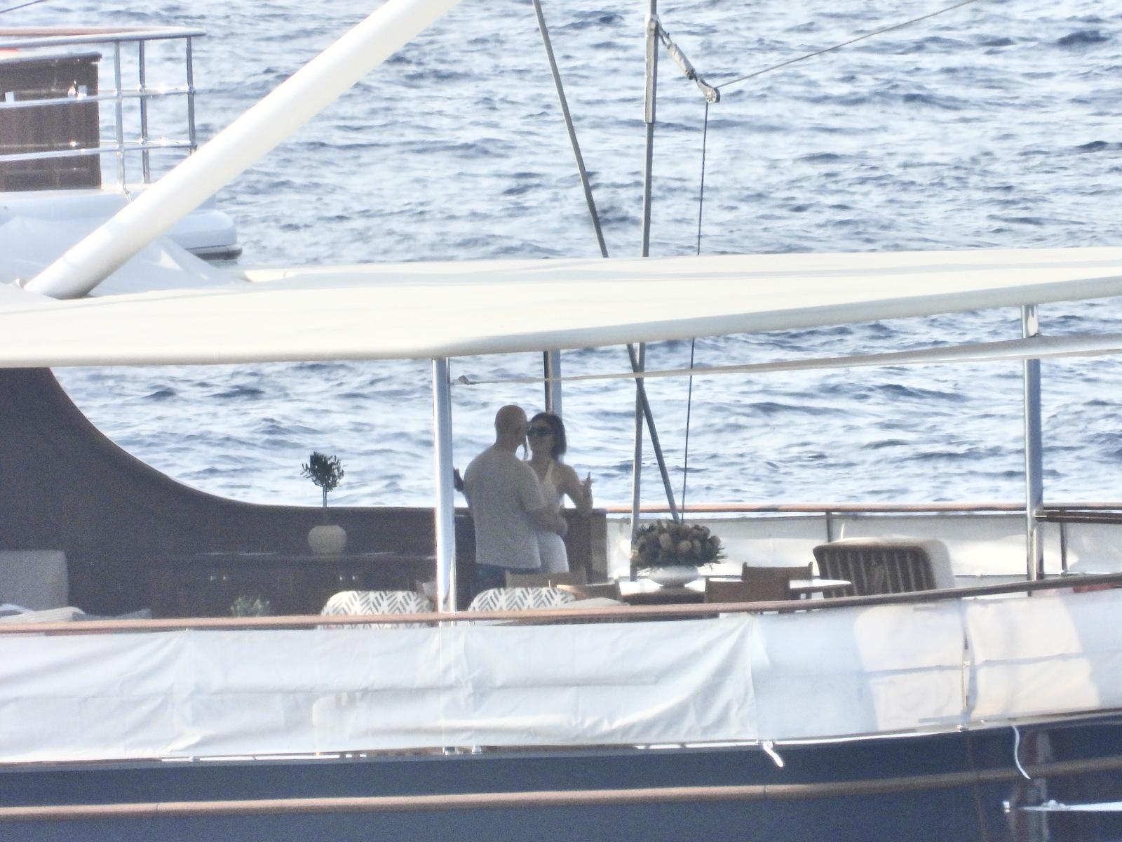 Jeff Bezos uoči svadbe stoljeća uživa u Hrvatskoj sa zaručnicom Lauren Sanchez