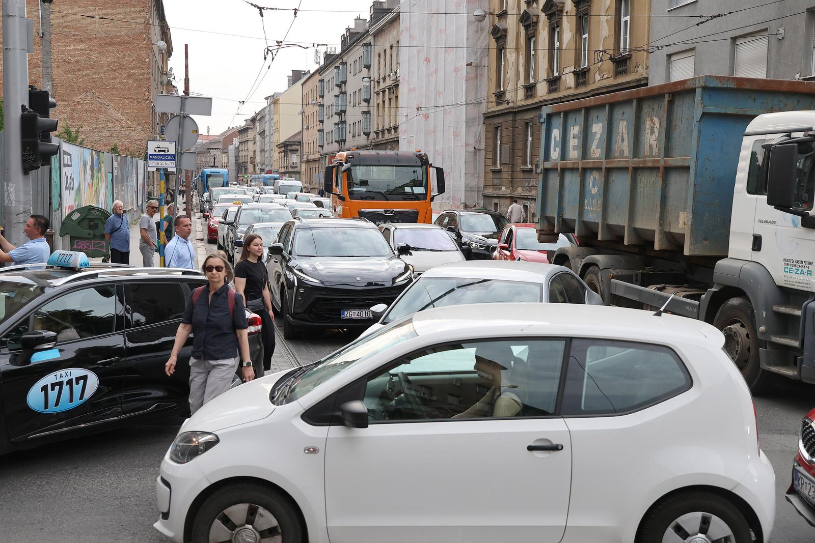 Zagreb: Prometni kaos u Ilici zbog rekonstrukcije vodoopskrbnog cjevovoda