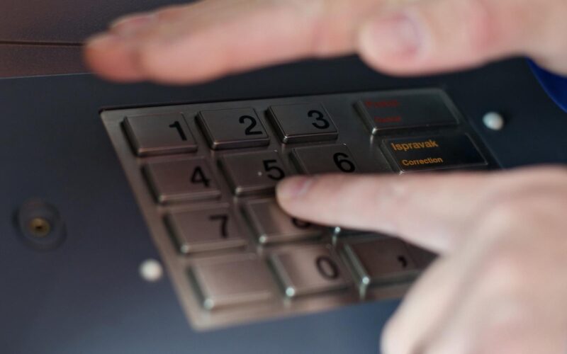 Moški na Bjelovarskem ostal brez 23.800 evrov zaradi spletne prevare z "lajkanjem"