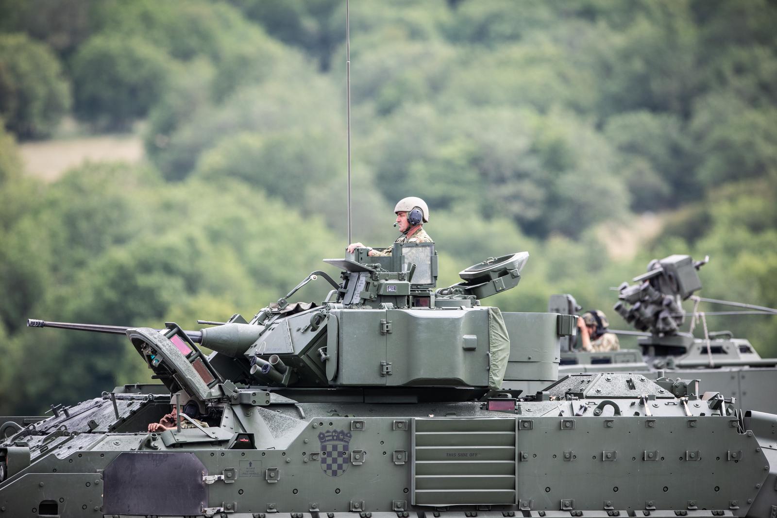 U vojarni Josip Jović u Udbini održana generalna proba za vojni mimohod