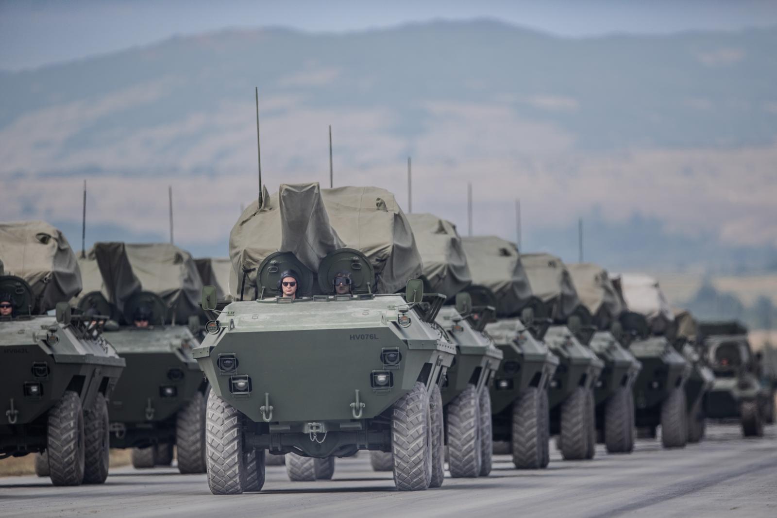 U vojarni Josip Jović u Udbini održana generalna proba za vojni mimohod