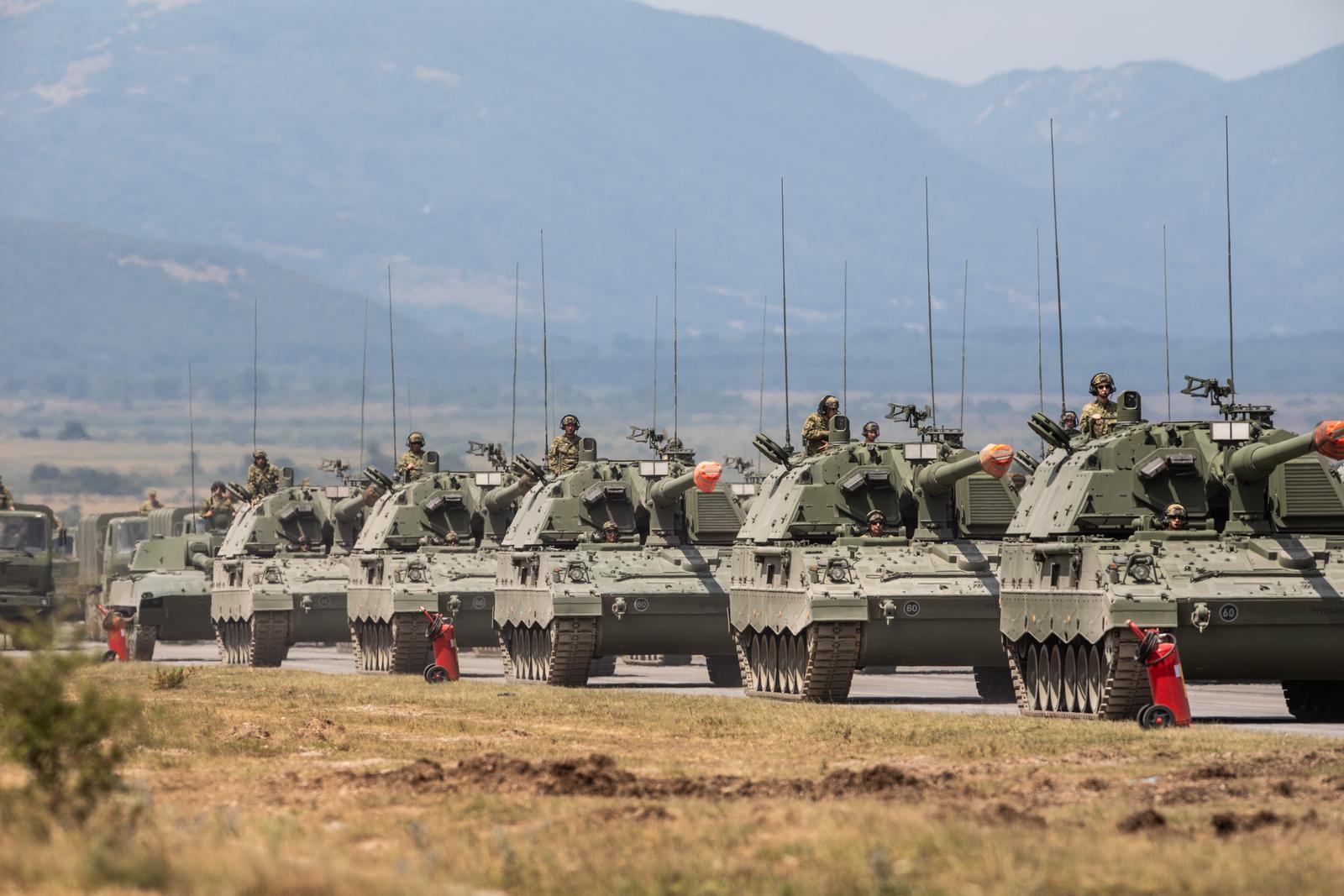 U vojarni Josip Jović u Udbini održana generalna proba za vojni mimohod