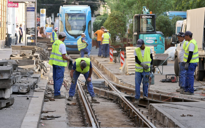 Sindikati pozivajo k strožjim ukrepom za delo v vročini