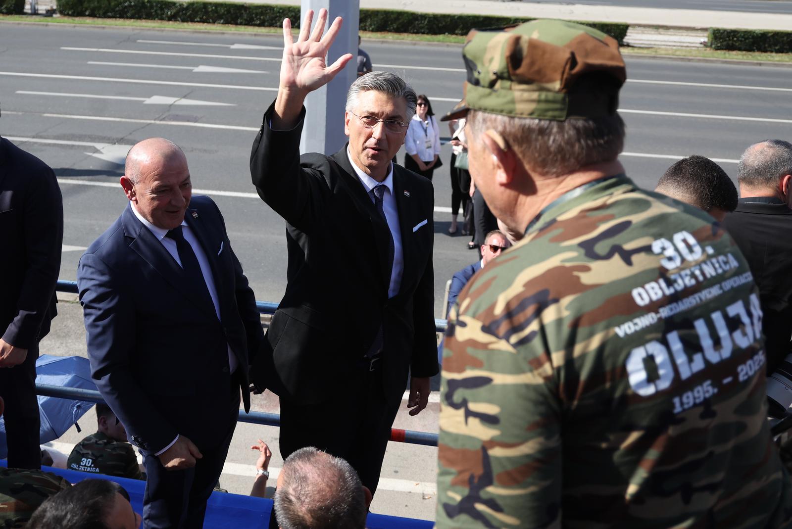 Zagreb: Premijer Plenković i Tomo Medved pozdravili udovice i branitelje