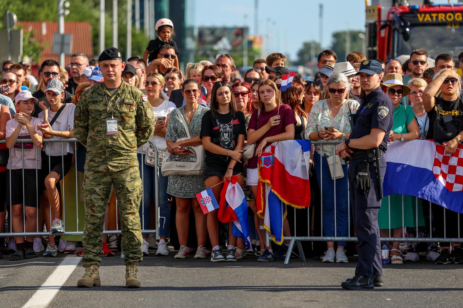 Zagreb: Svečani vojni mimohod u povodu 30 godina VRO Oluja