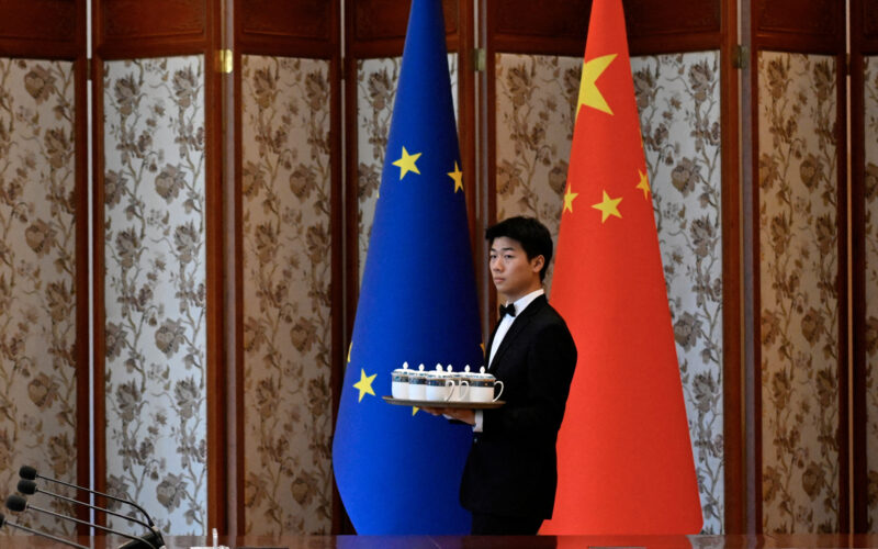 Kitajska odgovorila na carine EU z nadaljnjo preiskavo mlečnih izdelkov in drugih dobrin