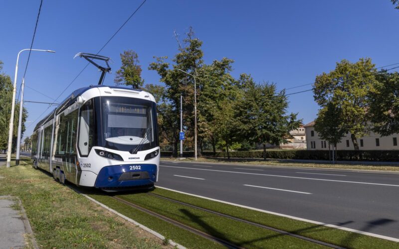 Zagreb obogaten z desetimi novimi nizkopodnimi tramvaji