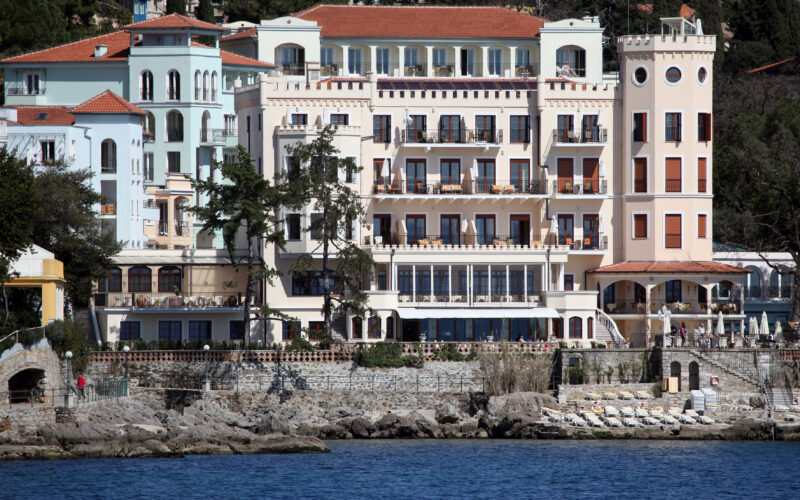 Okoli 150 hrvaških hotelov se je pridružilo kolektivni tožbi proti Booking.comu