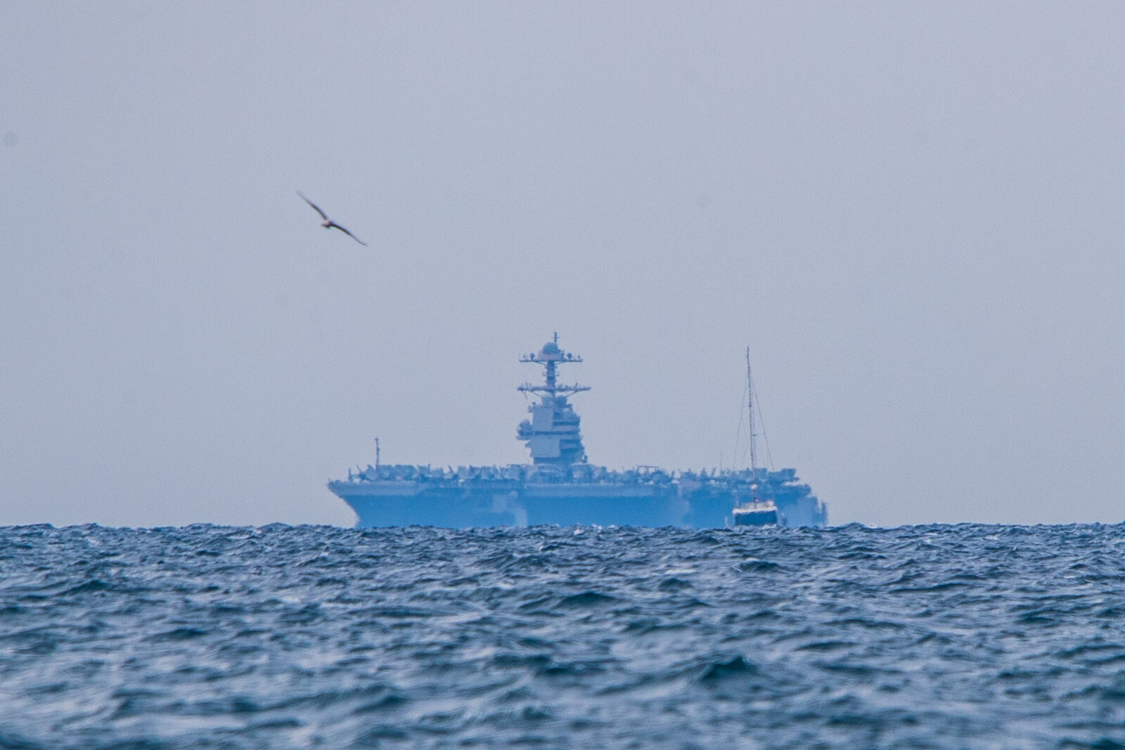 Najveći ratni brod ikada sagrađen, USS Gerald R. Ford, uplovio ispred Splita