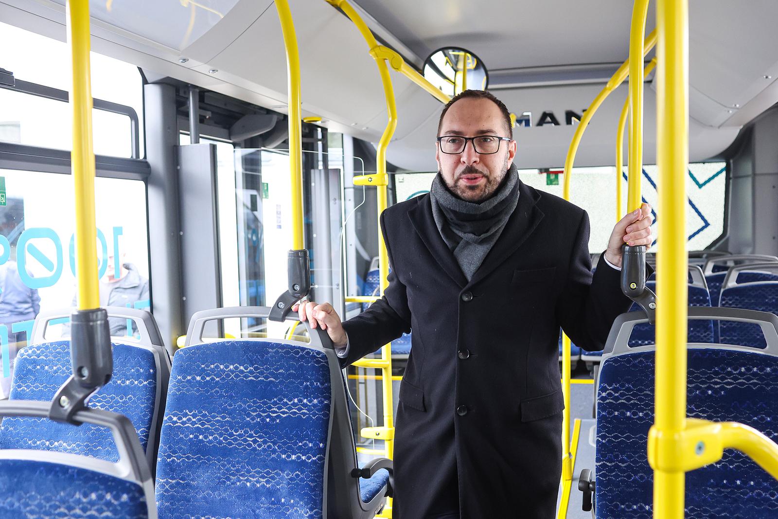 Tomaevi? i ZET predstavili nove niskopodne autobuse na elektri?ni pogon