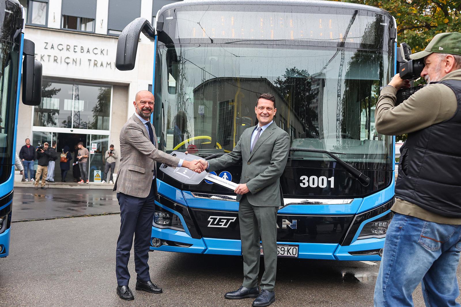 Tomaevi? i ZET predstavili nove niskopodne autobuse na elektri?ni pogon