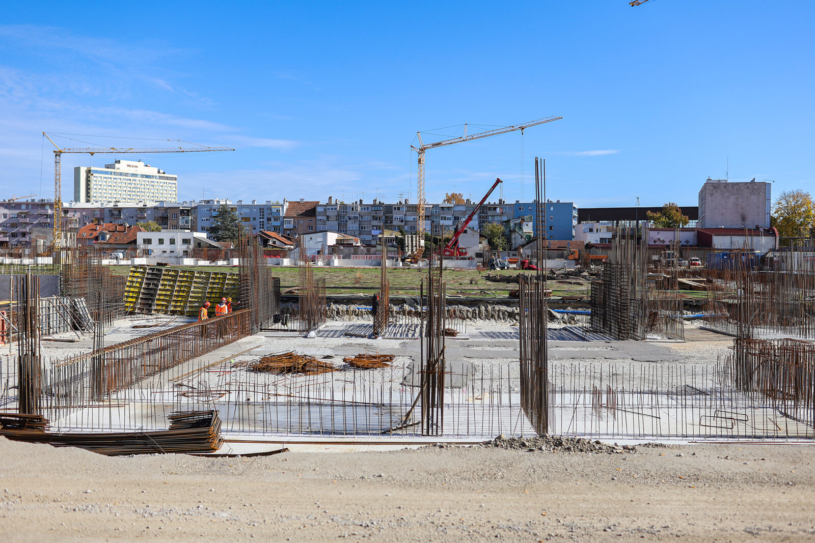 Postavljen peti nosivi stup za sjevernu tribinu na stadionu u Kranjčevićevoj