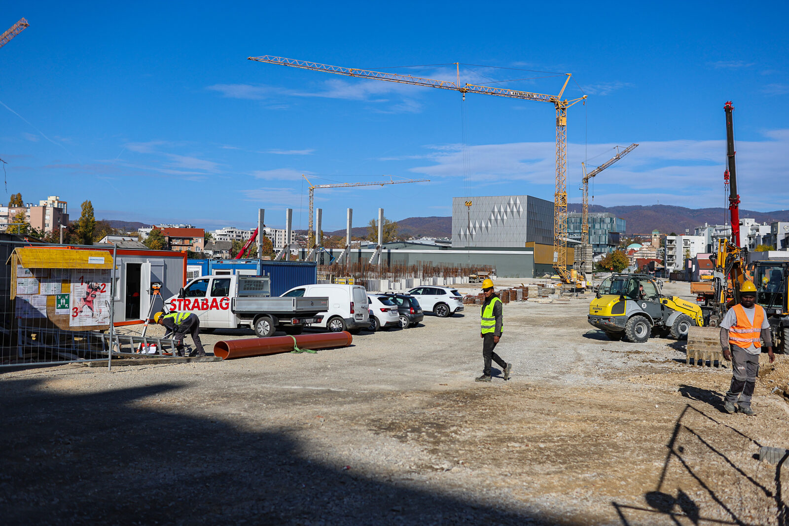 Postavljen peti nosivi stup za sjevernu tribinu na stadionu u Kranjčevićevoj