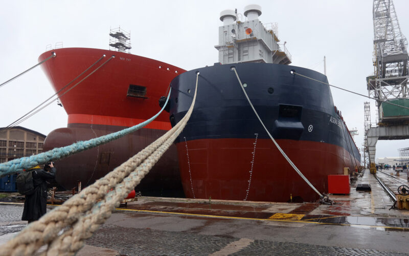 Sabotira li država sama sebi prodaju 3. maja?