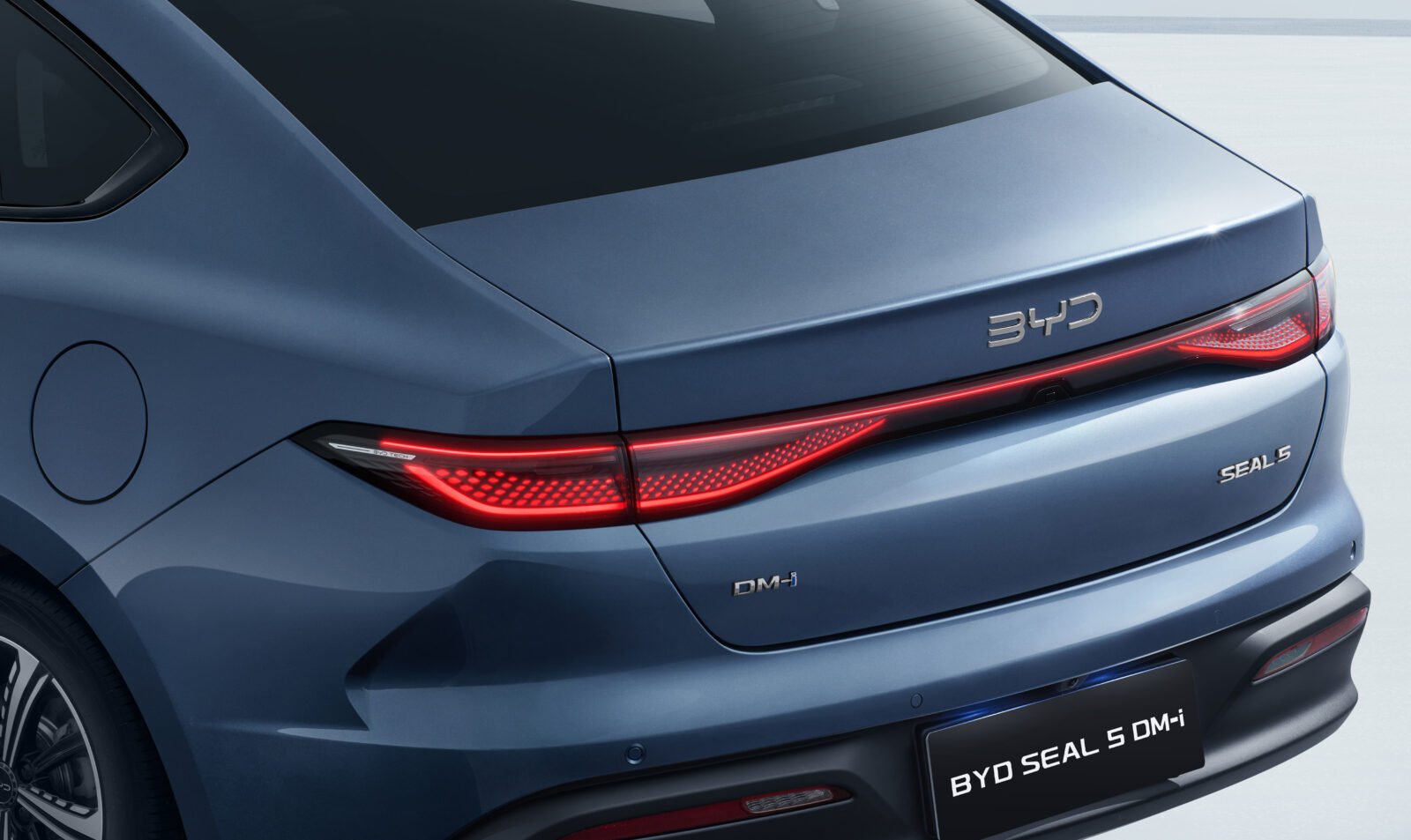 BYD SEAL 5 DM-i_