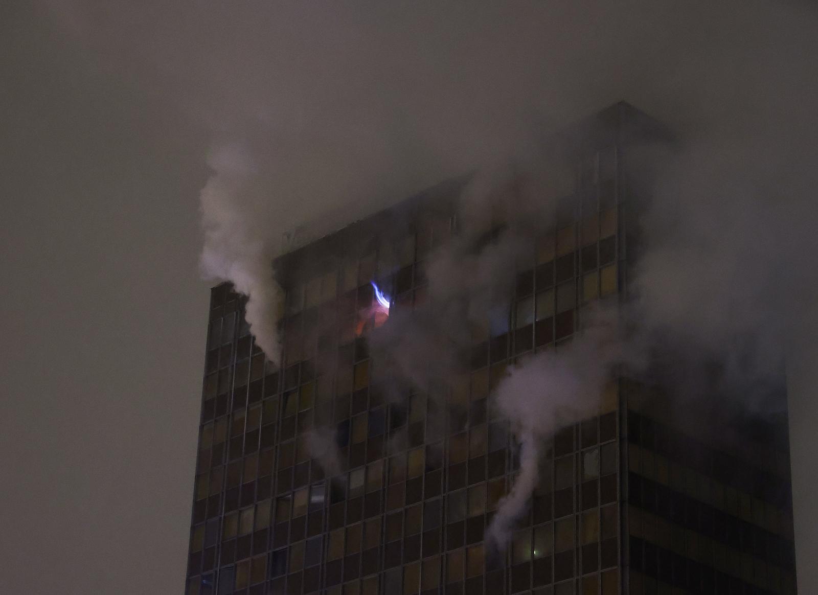 Zagreb: Požar u Vjesnikovom neboderu