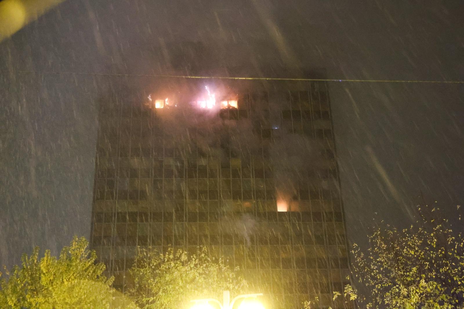 Zagreb: Požar u Vjesnikovom neboderu