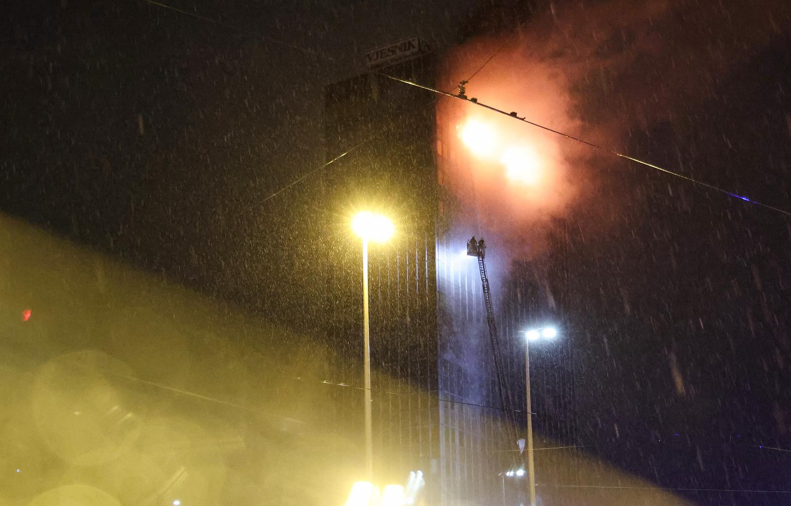 Zagreb: Požar u Vjesnikovom neboderu