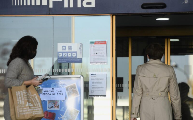 Fina otkriva zabrinjavajući trend: Više od dvjesto tisuća građana u blokadi