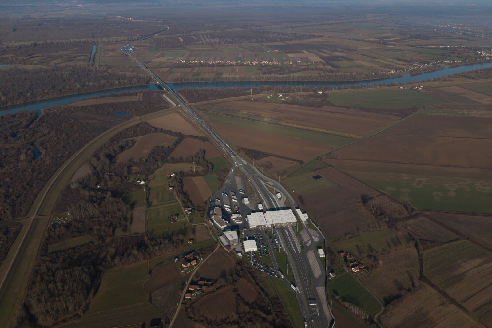 Pogled iz zraka na novi granični prijelaz Gradiška između BiH i Hrvatske