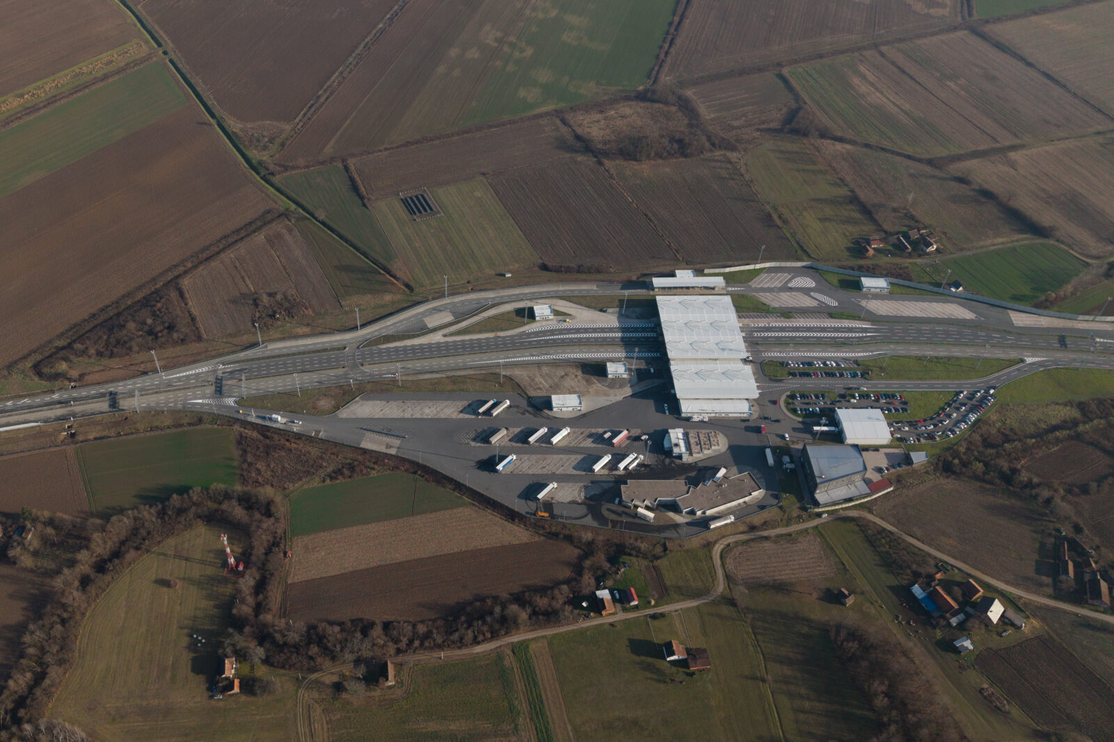 Pogled iz zraka na novi granični prijelaz Gradiška između BiH i Hrvatske