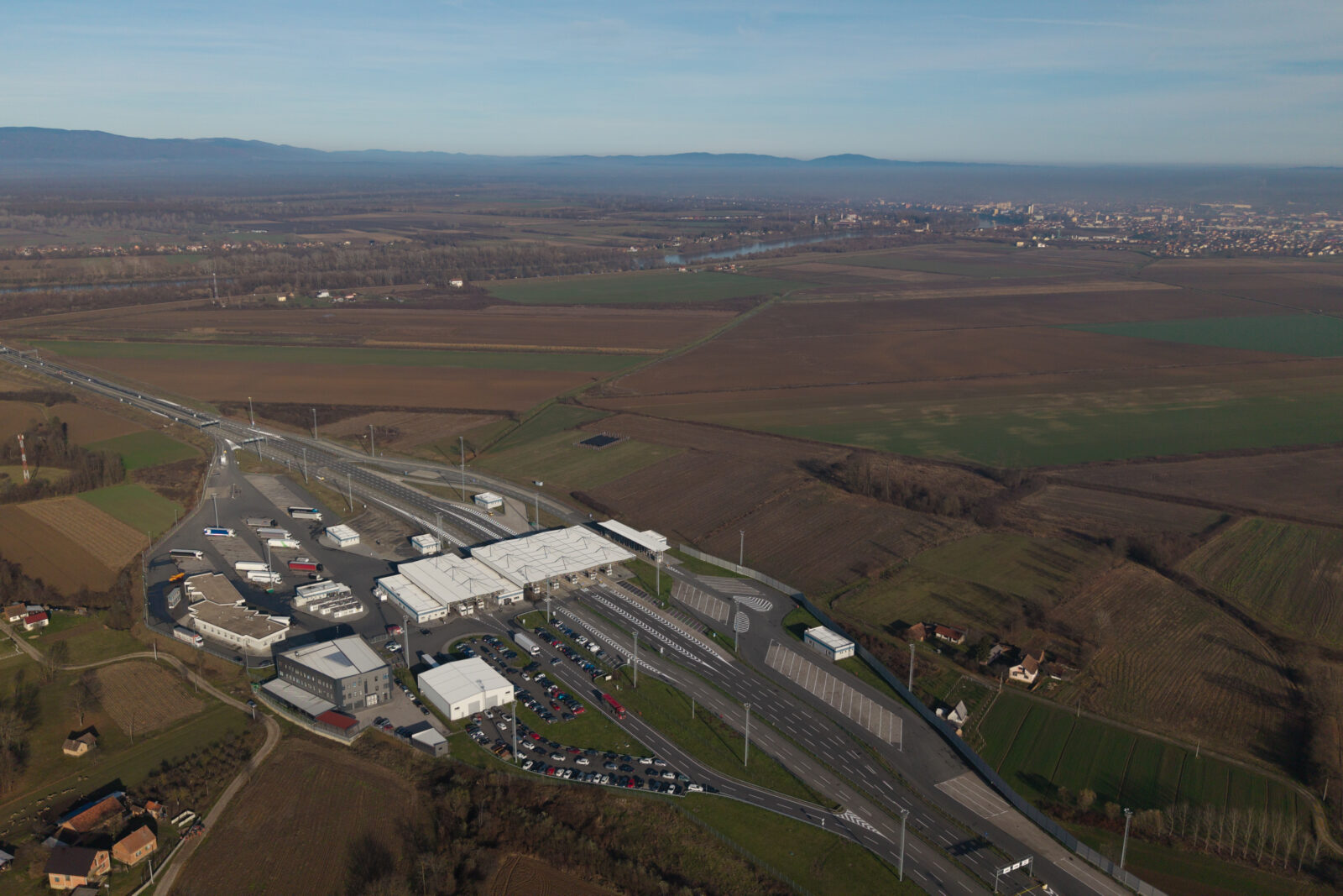Pogled iz zraka na novi granični prijelaz Gradiška između BiH i Hrvatske