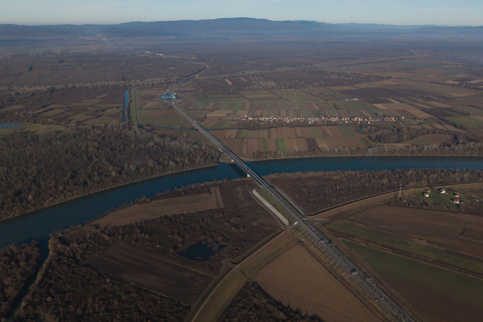 Pogled iz zraka na novi granični prijelaz Gradiška između BiH i Hrvatske