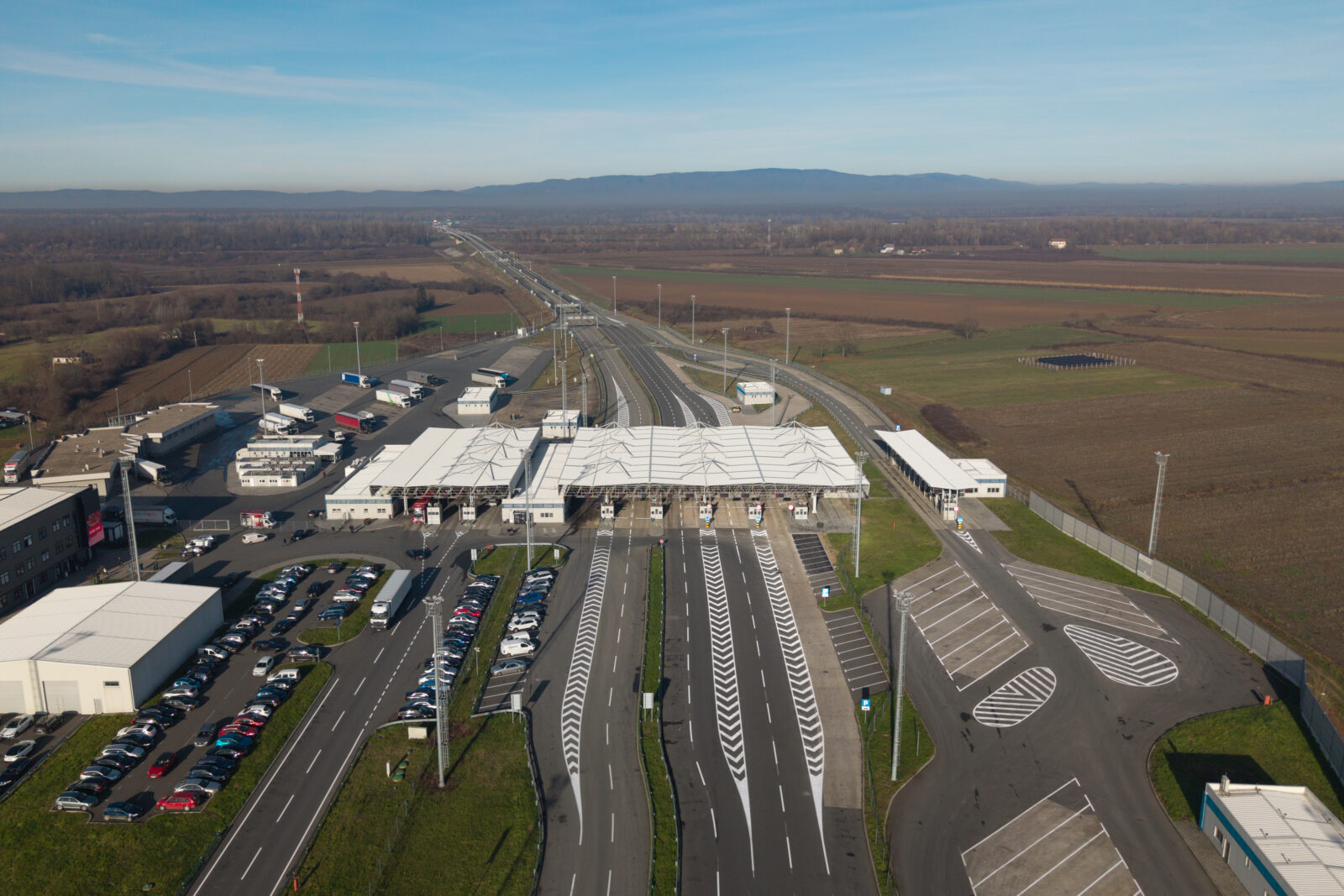 Pogled iz zraka na novi granični prijelaz Gradiška između BiH i Hrvatske