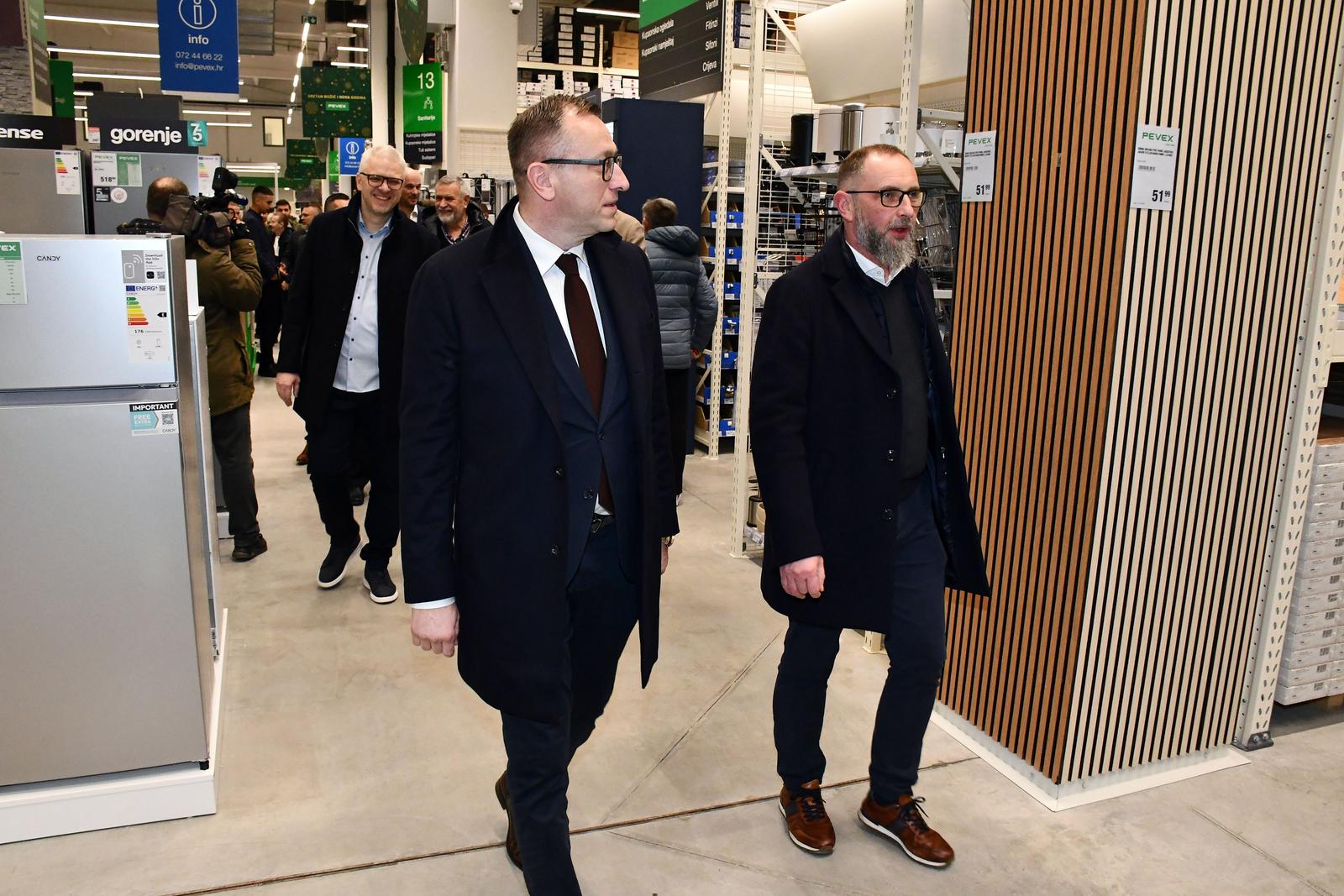 Otvorenje nove trgovina Pevex u Đakovu