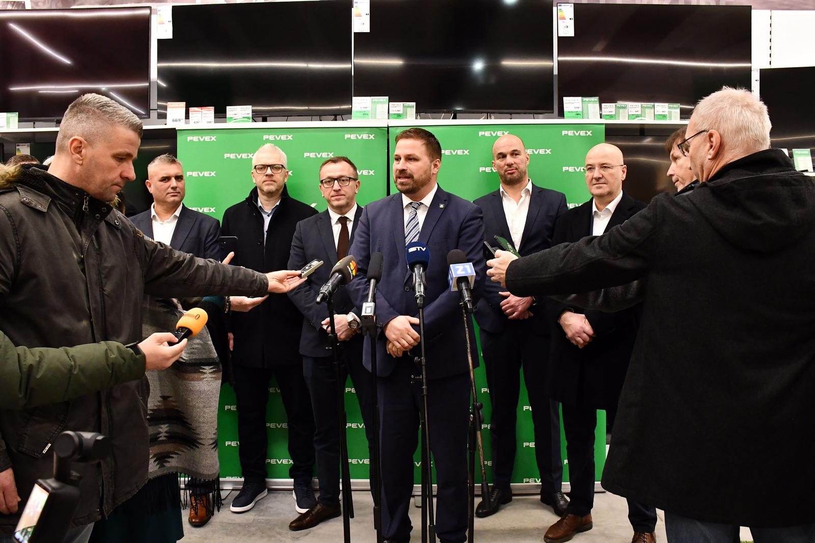 Otvorenje nove trgovina Pevex u Đakovu