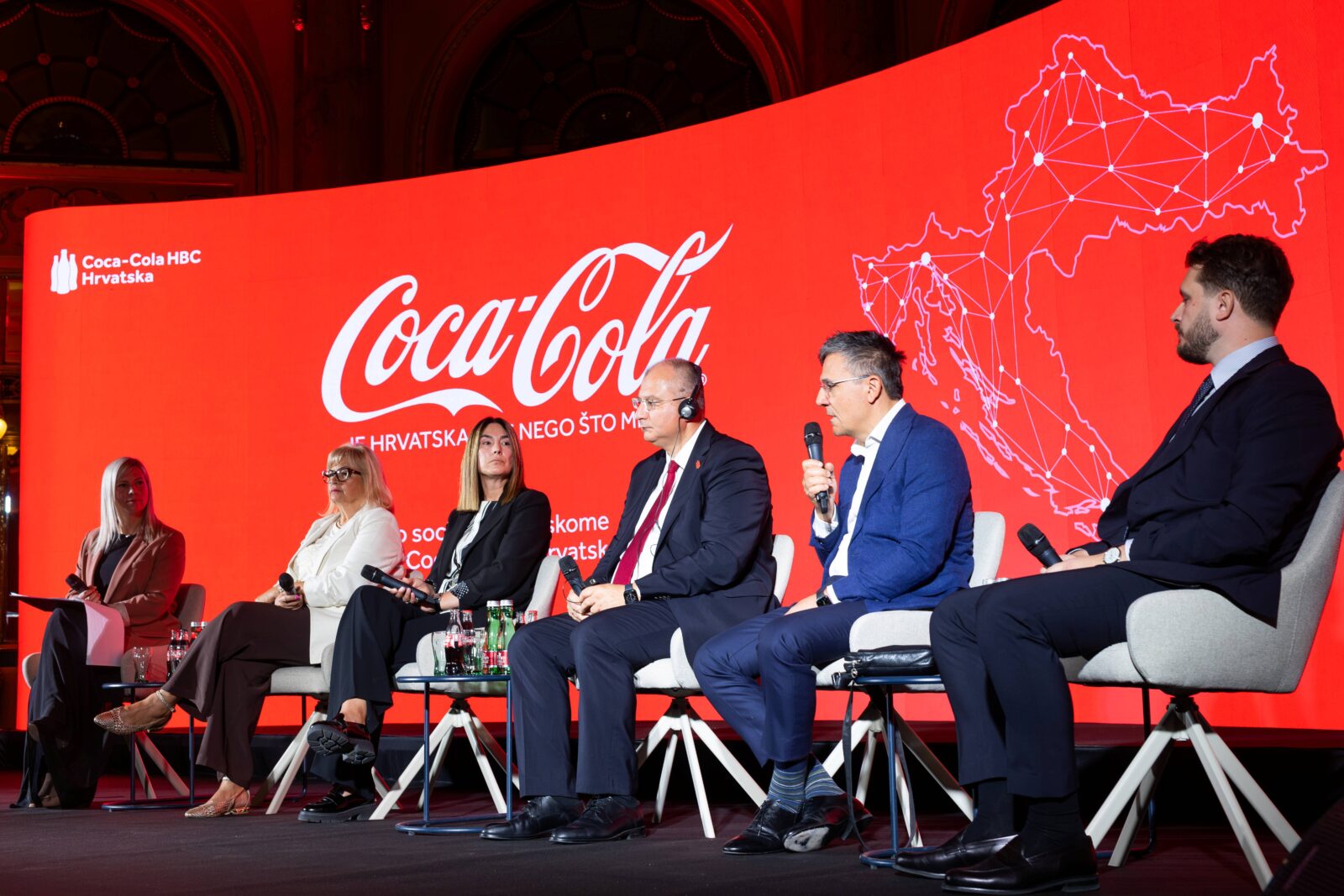 Studija socioekonomskog utjecaja Coca-Cole u Hrvatskoj_9_Andrea Čović Vidović, Ksenija Beljan, Zdravka Demeter Bubalo, Dimitris Rompis, Hrvoje Stojić i Karlo Tomašić_9_s lijeva na desno