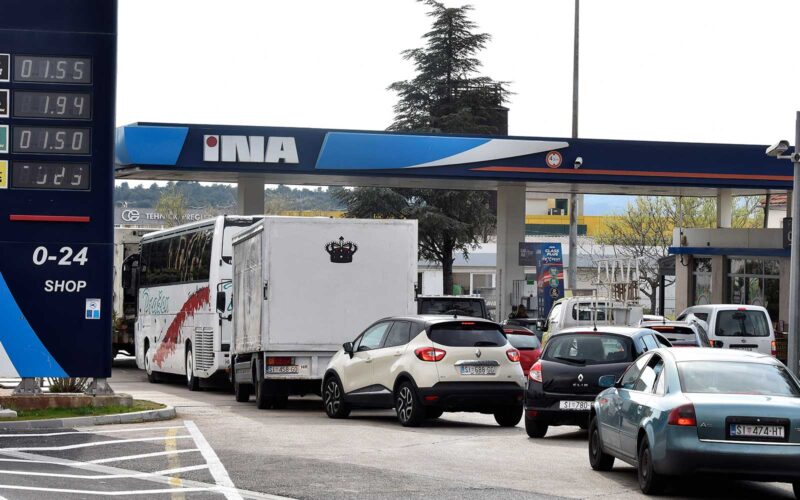 Masovna psihoza, gužve i neugodan podsjetnik na – Milku Planinc