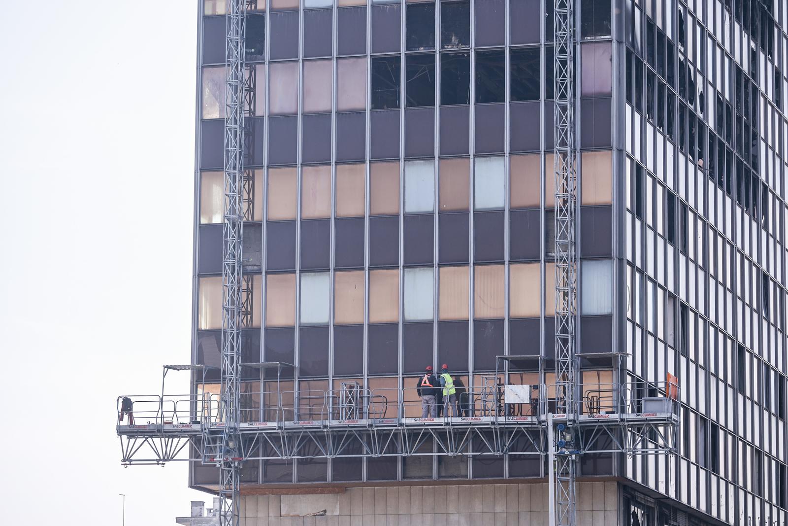 Zagreb: Postavljena dizalica na zgradu Vjesnika na kojoj traju pripreme za rušenje